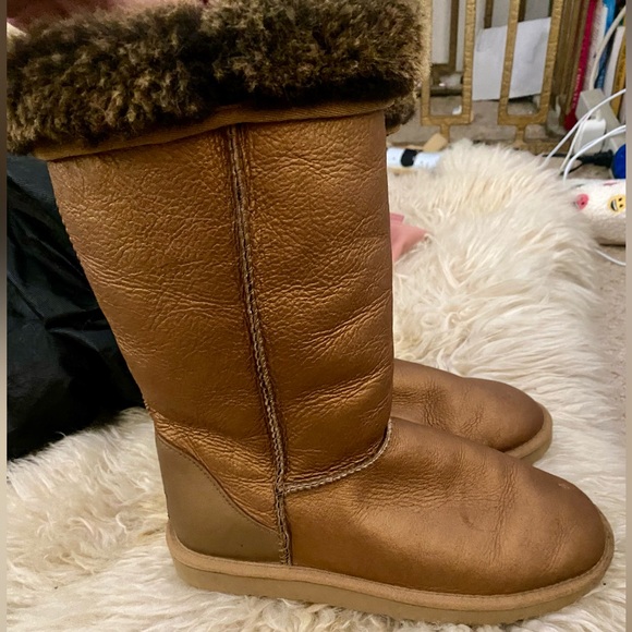 UGG Tall metallic brown boots - Picture 2 of 5